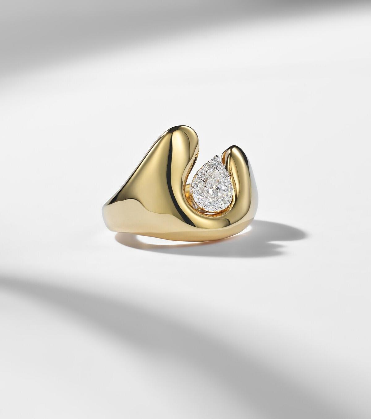 Yeprem Golden Strada 18kt gold ring with diamonds