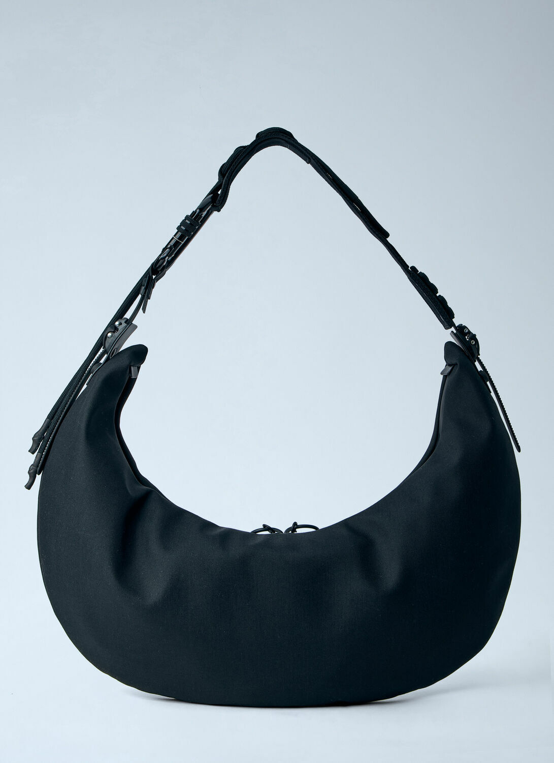 Innerraum Object HM3 Half Moon Bag