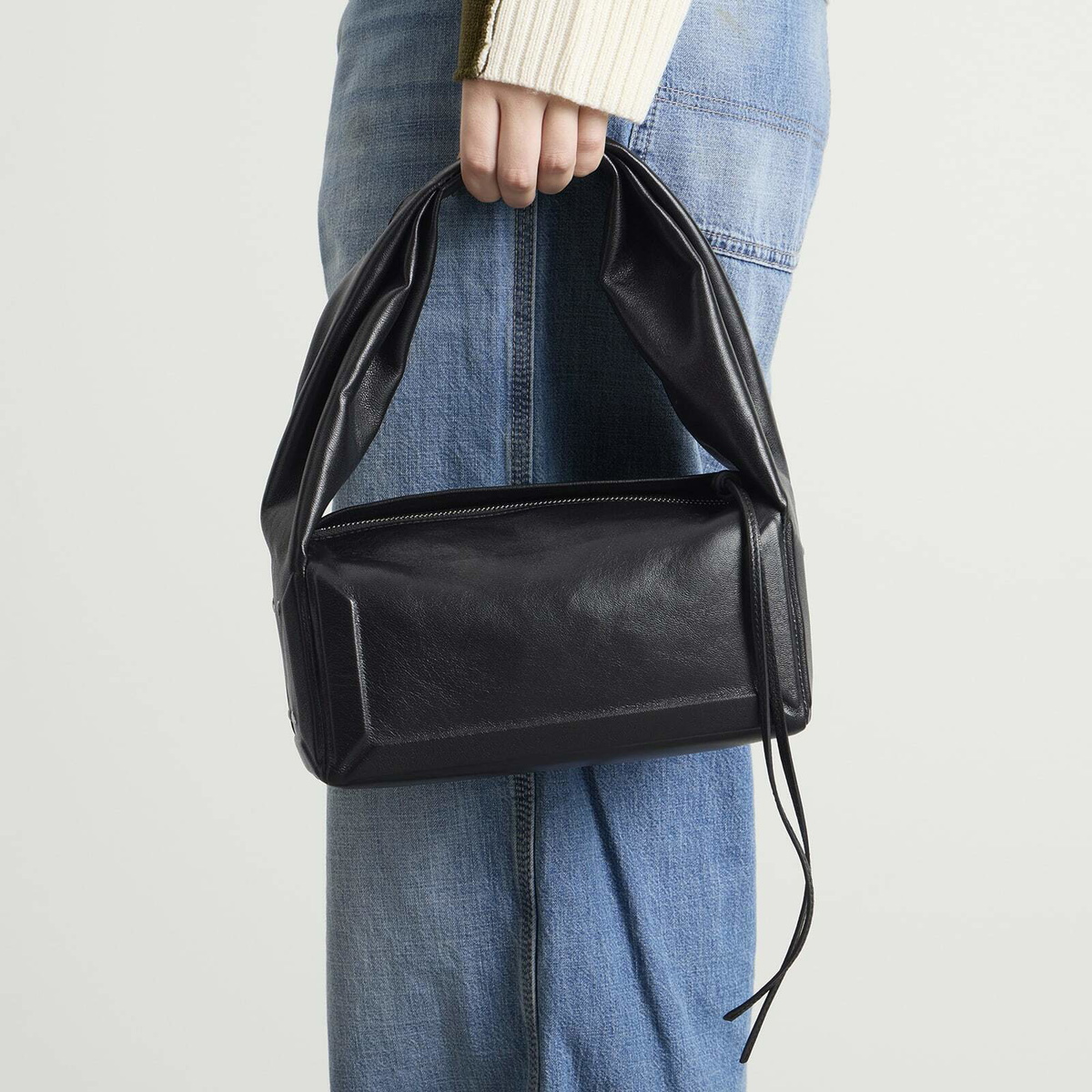 Maison Margiela Women's Box Bag East West Small Bag in Black 