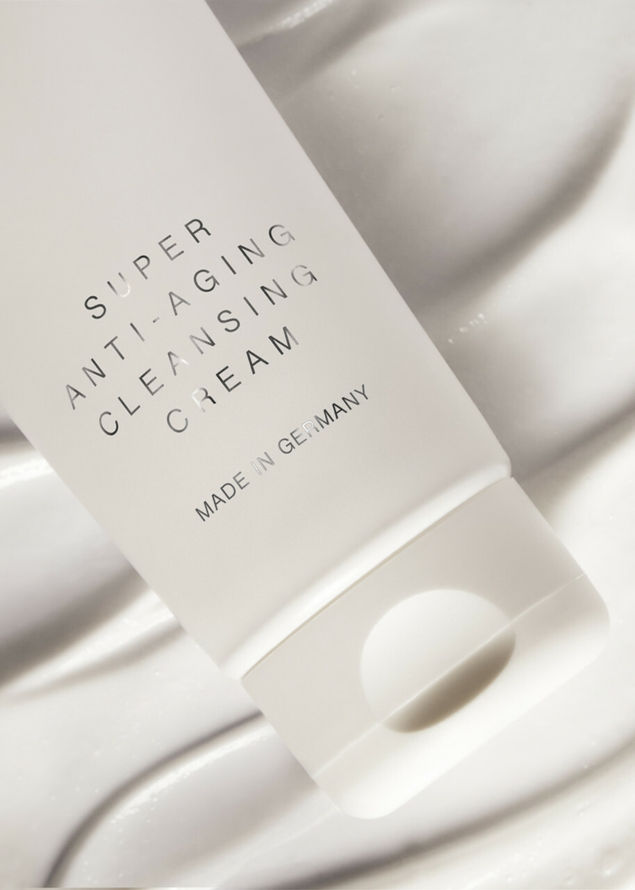 DR Barbara Sturm Super Anti-Aging Cream, Beyond Beauty, Cleansing