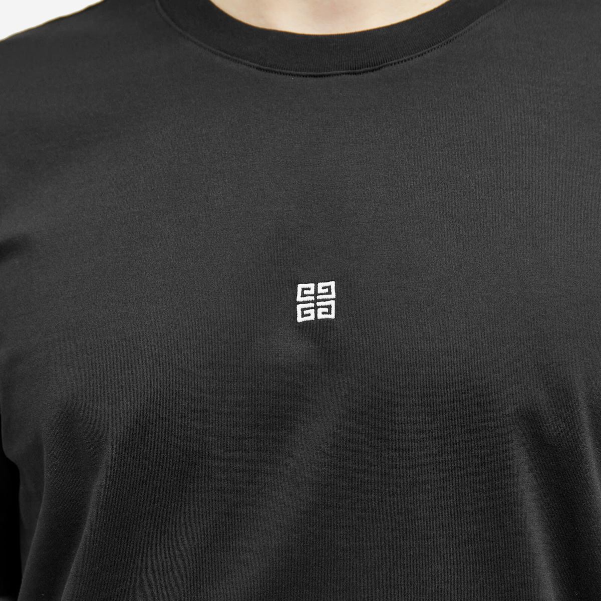 Tシャツ・カットソー GIVENCHY Men T-shirt Black BM716G3YCC 001 Slim fit t-shirt in cotton with 4G embroidery | Givenchy CA