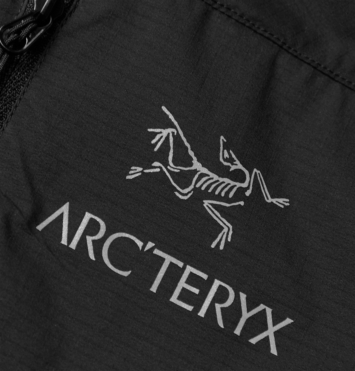 Arc'teryx - Squamish Tyono 30 Hooded Jacket - Black Arc'teryx