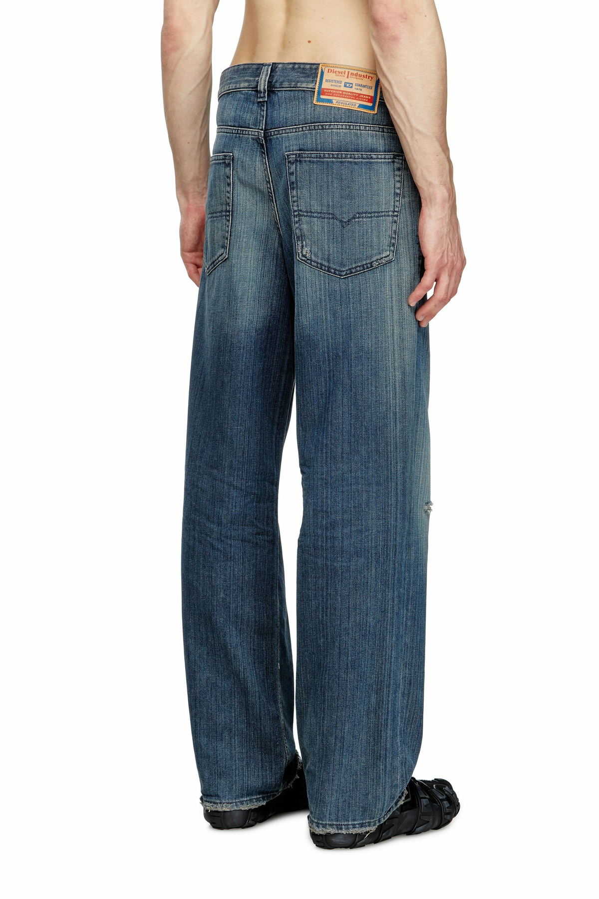 Diesel Relaxed Jeans - 2001 D-Macro - Jeans Mens in Blue Diesel