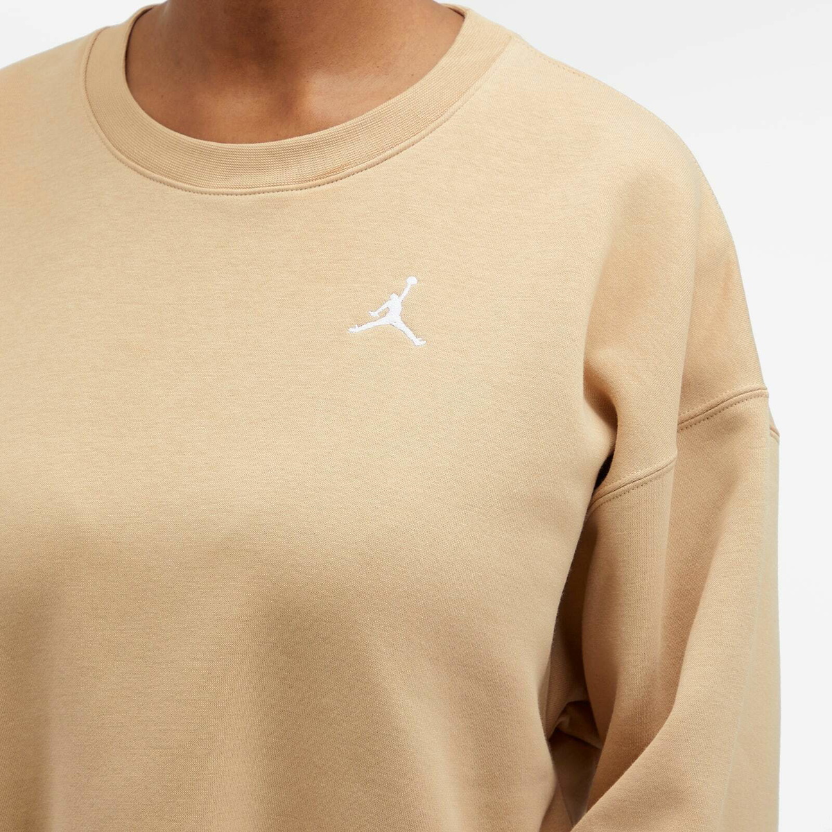 Air Jordan Women's Brooklyn Fleece Crew Sweat in Desert