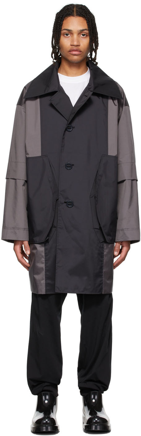 JERIH Black Colorblocked Coat