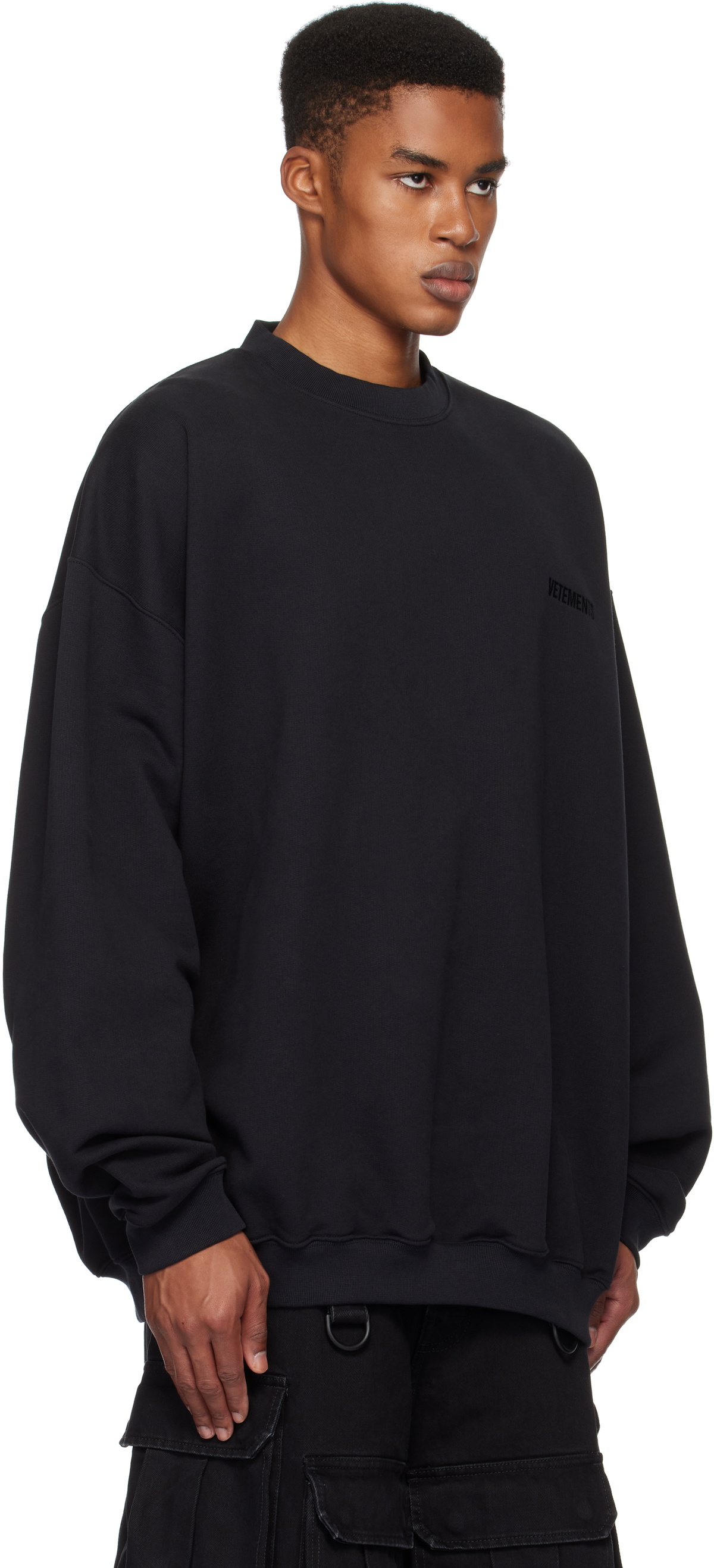 スウェット・トレーナー VETEMENTS BLACK COTTON BLEND OVERSIZE SWEATSHIRT VETEMENTS Black Embroidered Logo Oversized Sweatshirt Vetements