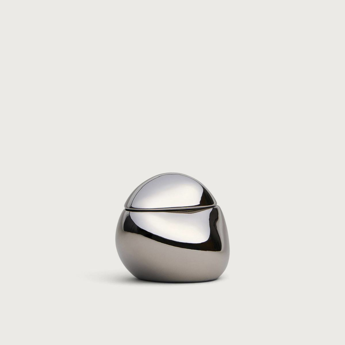 ferm LIVING Bellure Scented Candle in Silver