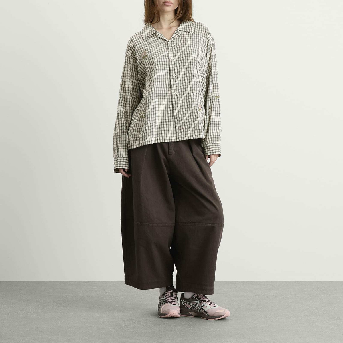 Story mfg. Women's Greeting Shirt in Interrupted Beads