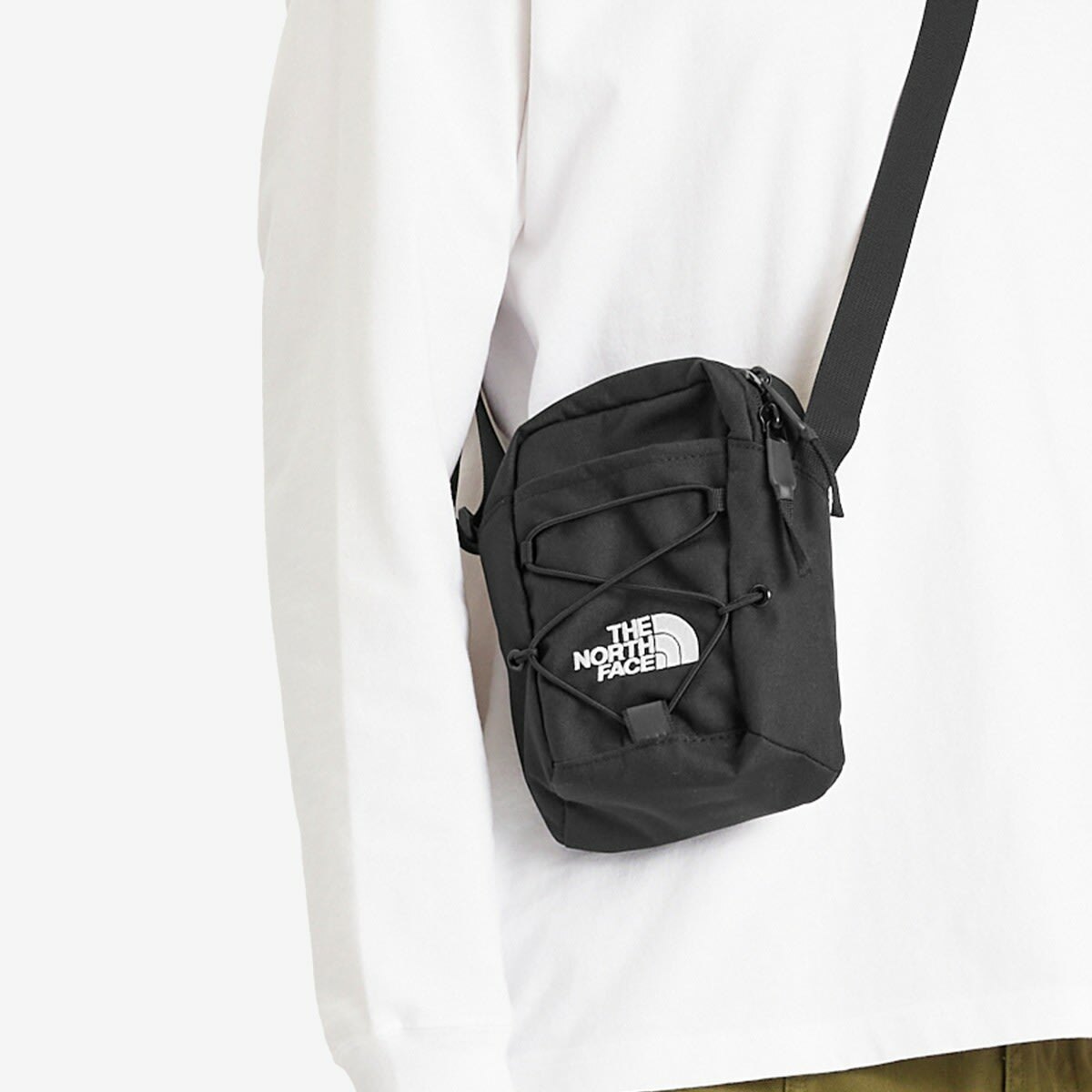The North Face Women's Jester Crossbody Bag in Tnf Black 