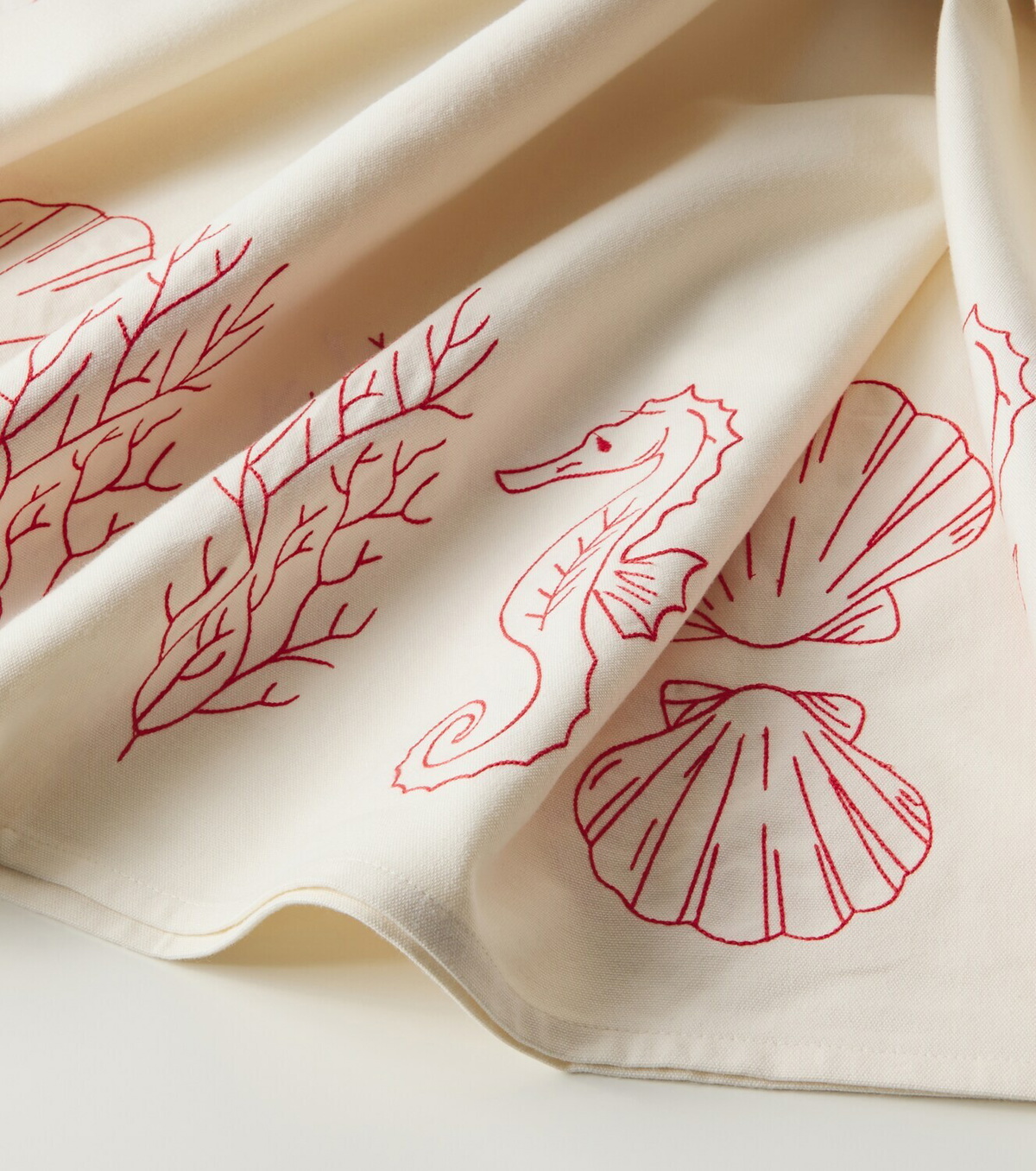 Les-Ottomans Embroidered linen tablecloth