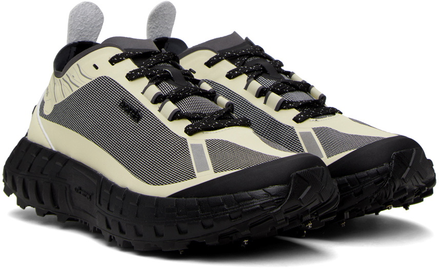 Norda Off-White & Black norda 001 Sneakers
