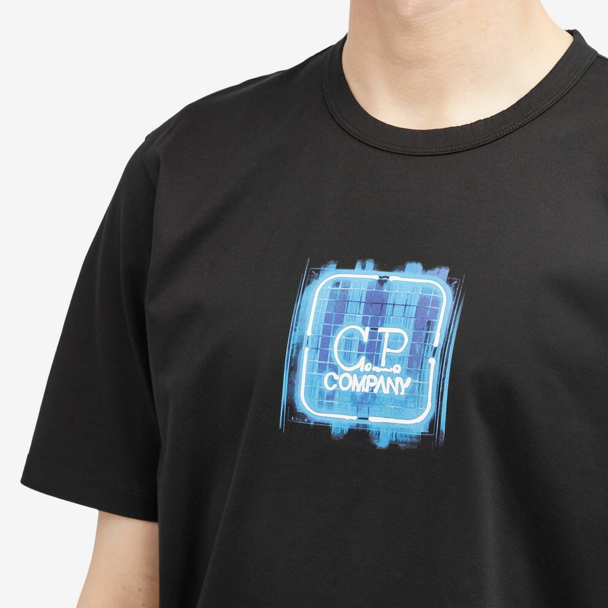 Tシャツ・カットソー C.P. Company T-shirt con logo e stampa C.P. Company Men's Logo T-Shirt in Total Eclipse C.P. Company