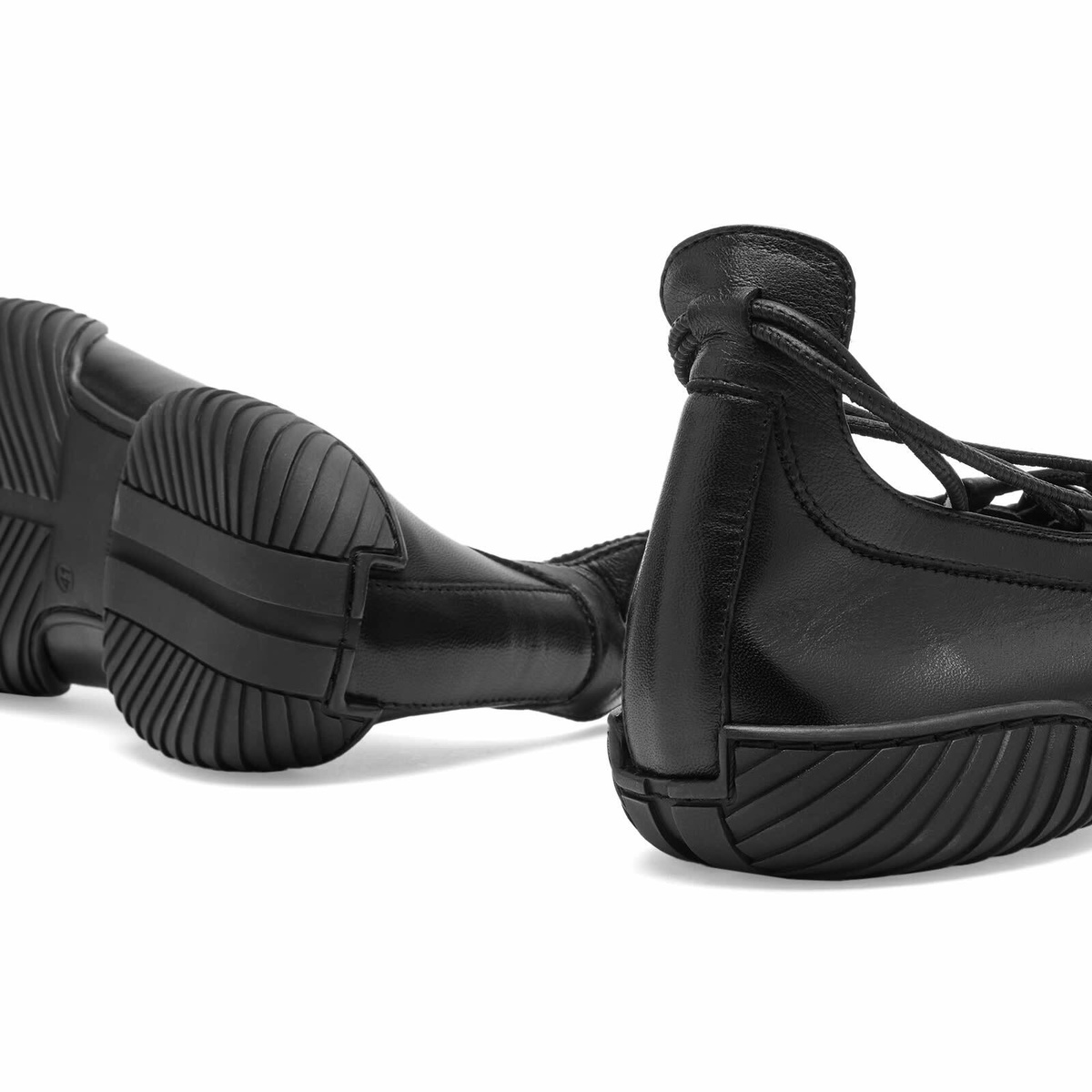 MIISTA Women's Averie Lace Ballerina in Black