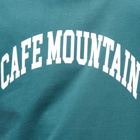 Café Mountain Men's College Logo T-Shirt in Ivy Green