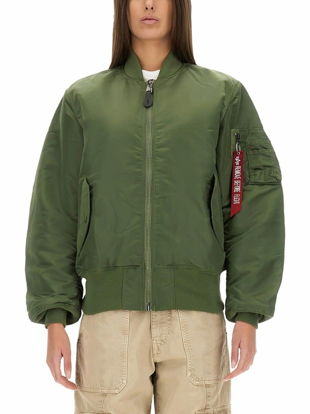 Photo: Alpha Industries Bomber ma-1