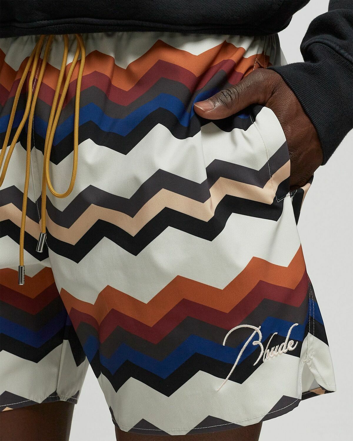 Swan Zig Zag Short