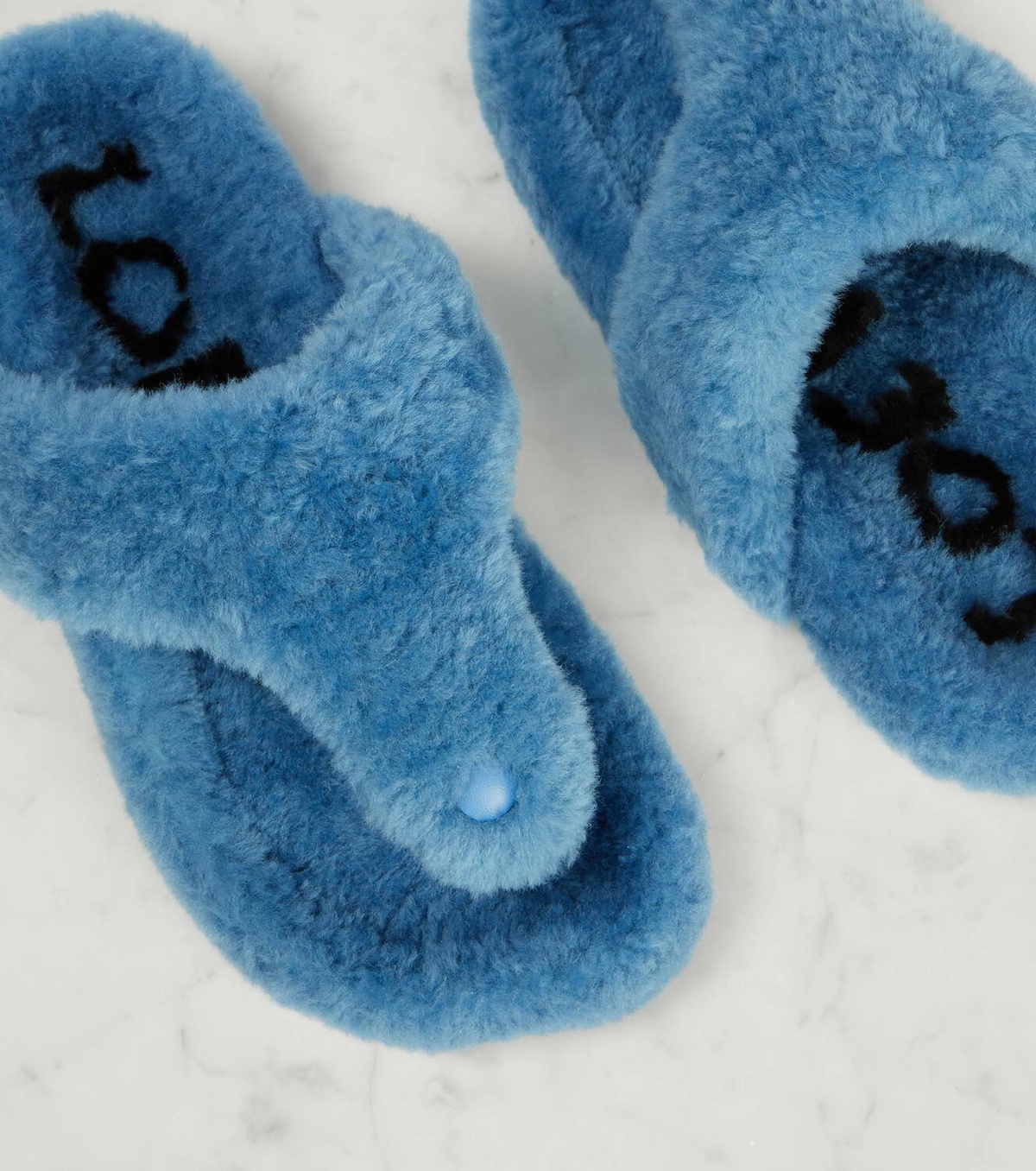 国内配送【LOEWE】Shearling Ease Toe Sandal Loewe Ease shearling thong sandals Loewe