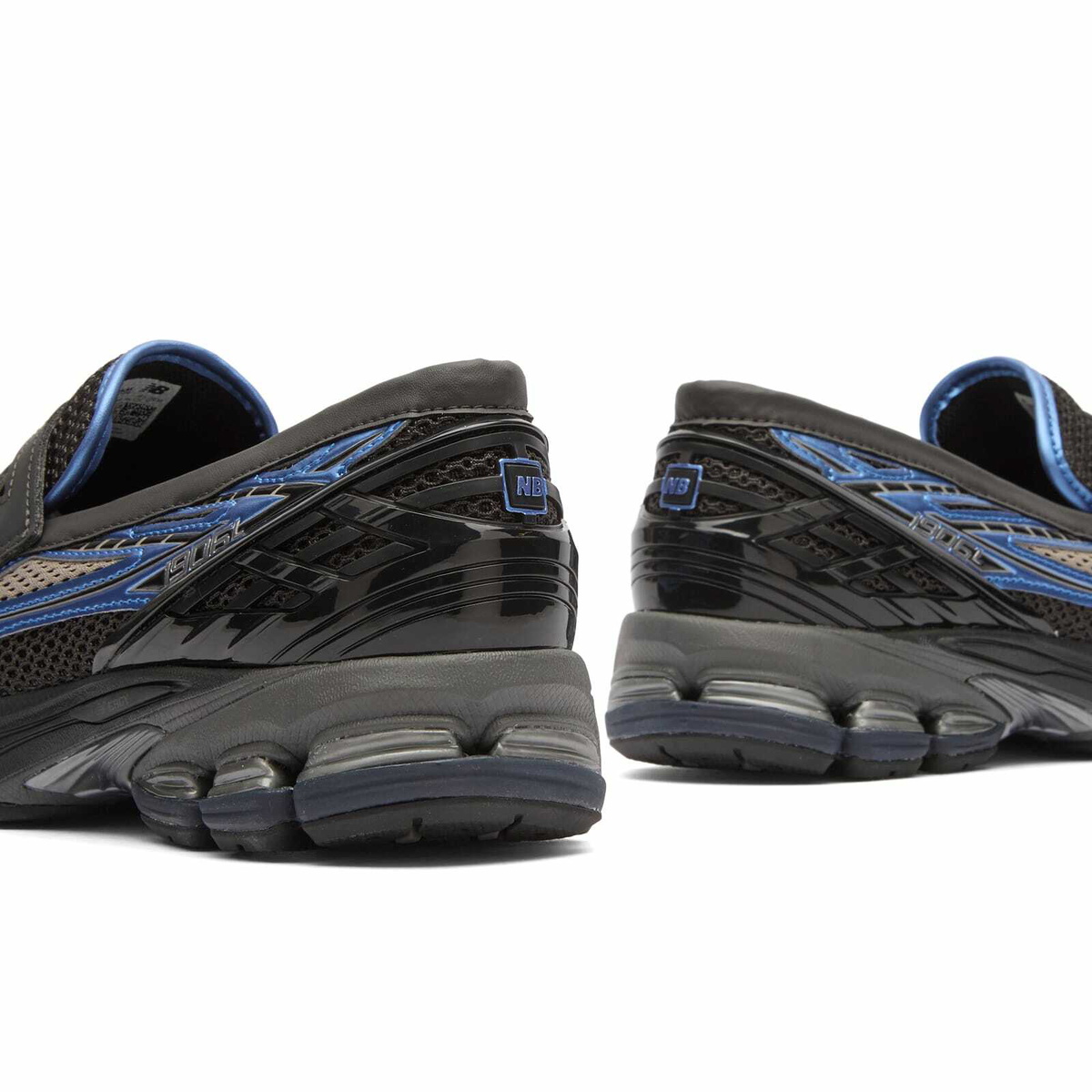 New Balance 1906L Sneaker in Black Cement