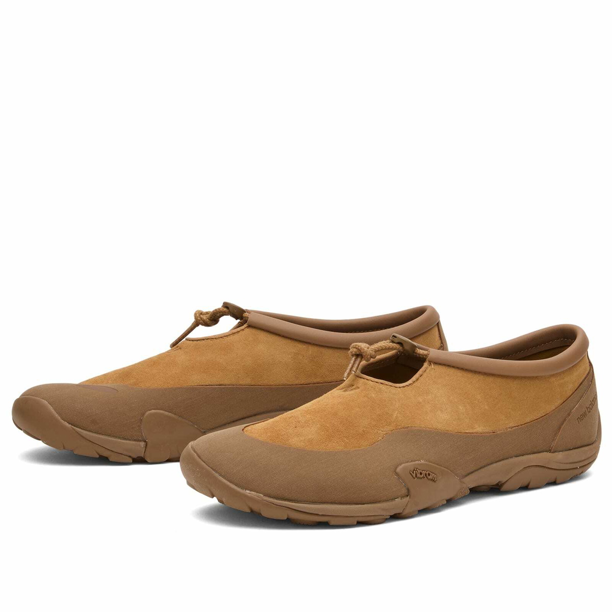 New Balance MT10 Sneaker in Stucco/Stucco