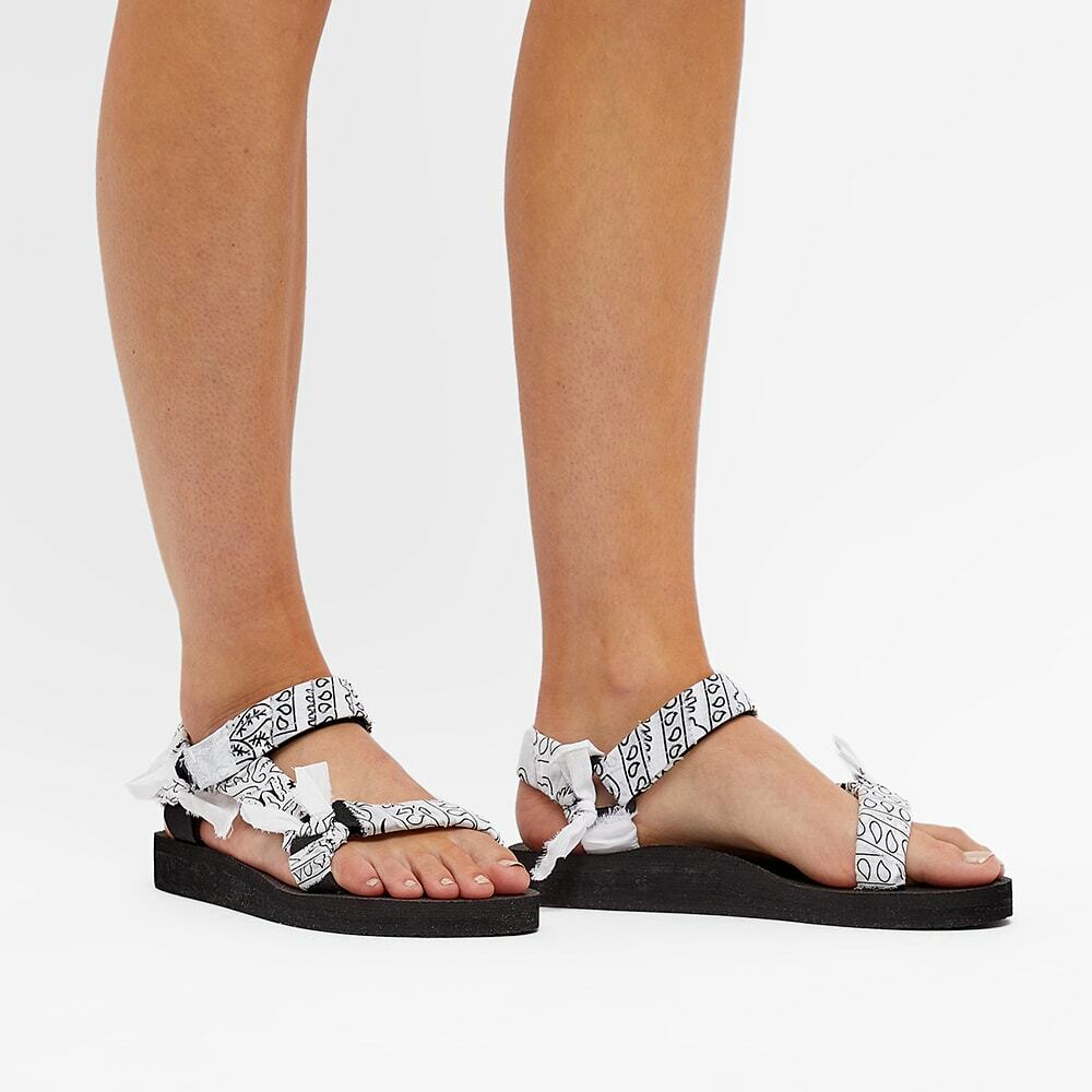 Arizona Love Women s Trekky Bandana Sandal in White Arizona Love