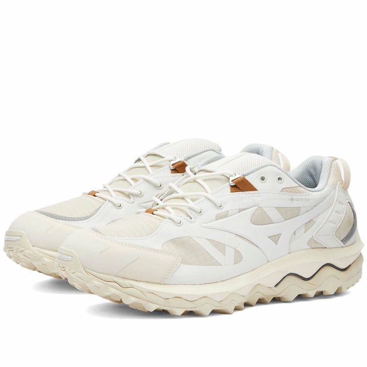 Photo: Mizuno Men's WAVE MUJIN TL GTX Sneakers in Summer Sand/White/Mother Of Pearl