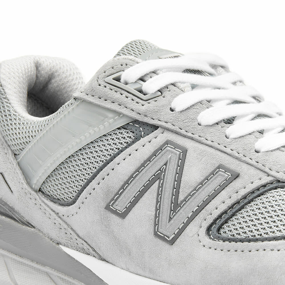 New Balance Women's W990GL5 - Made in the USA W Sneakers in Grey