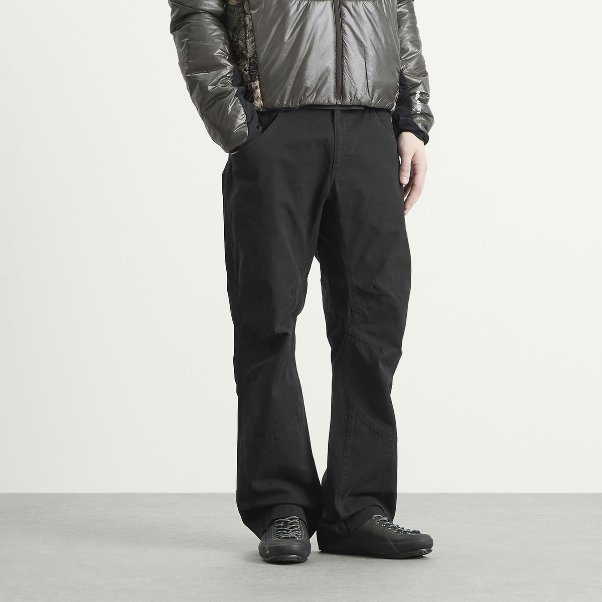 ROA Men's Crimp Shaped Cotton Trousers in Anthracite