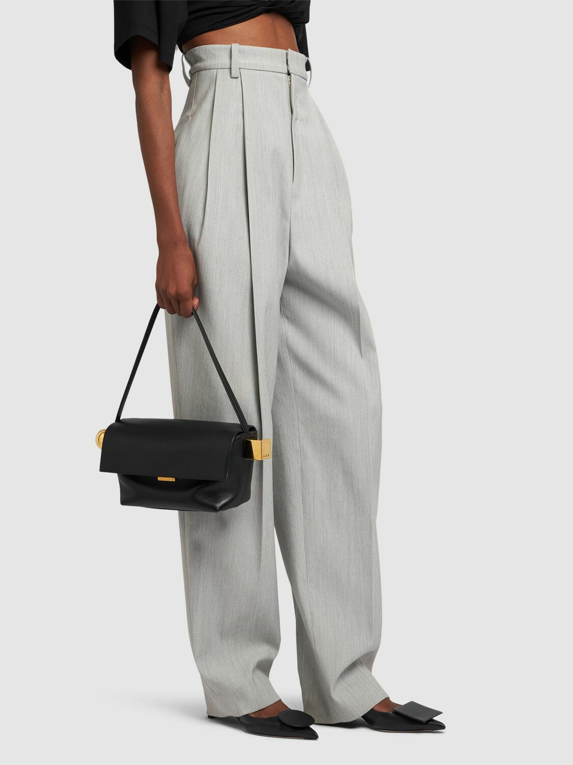 バッグ・カバンその他 JACQUEMUS WOMEN Le Rond Carre Shoulder Bag Black Jacquemus Le Rond Carre Shoulder Bag | Black | FARFETCH