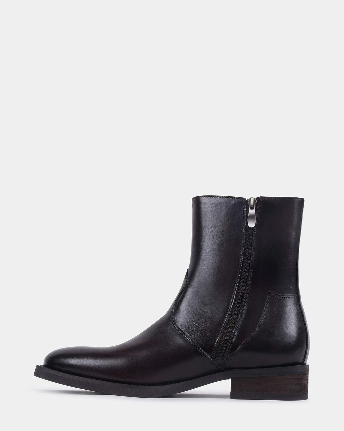 Steve Madden Conte Boots in Brown