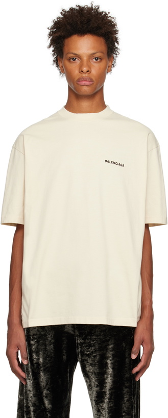 Photo: Balenciaga Off-White Medium Fit T-Shirt