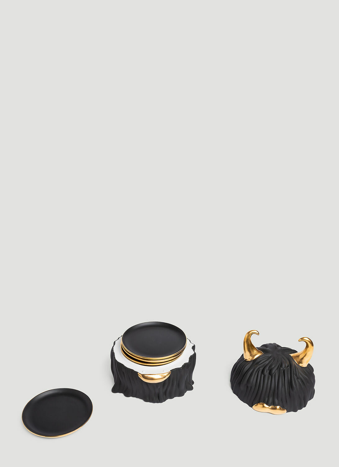 L'Objet Lynda Box With Set Of Four Plates