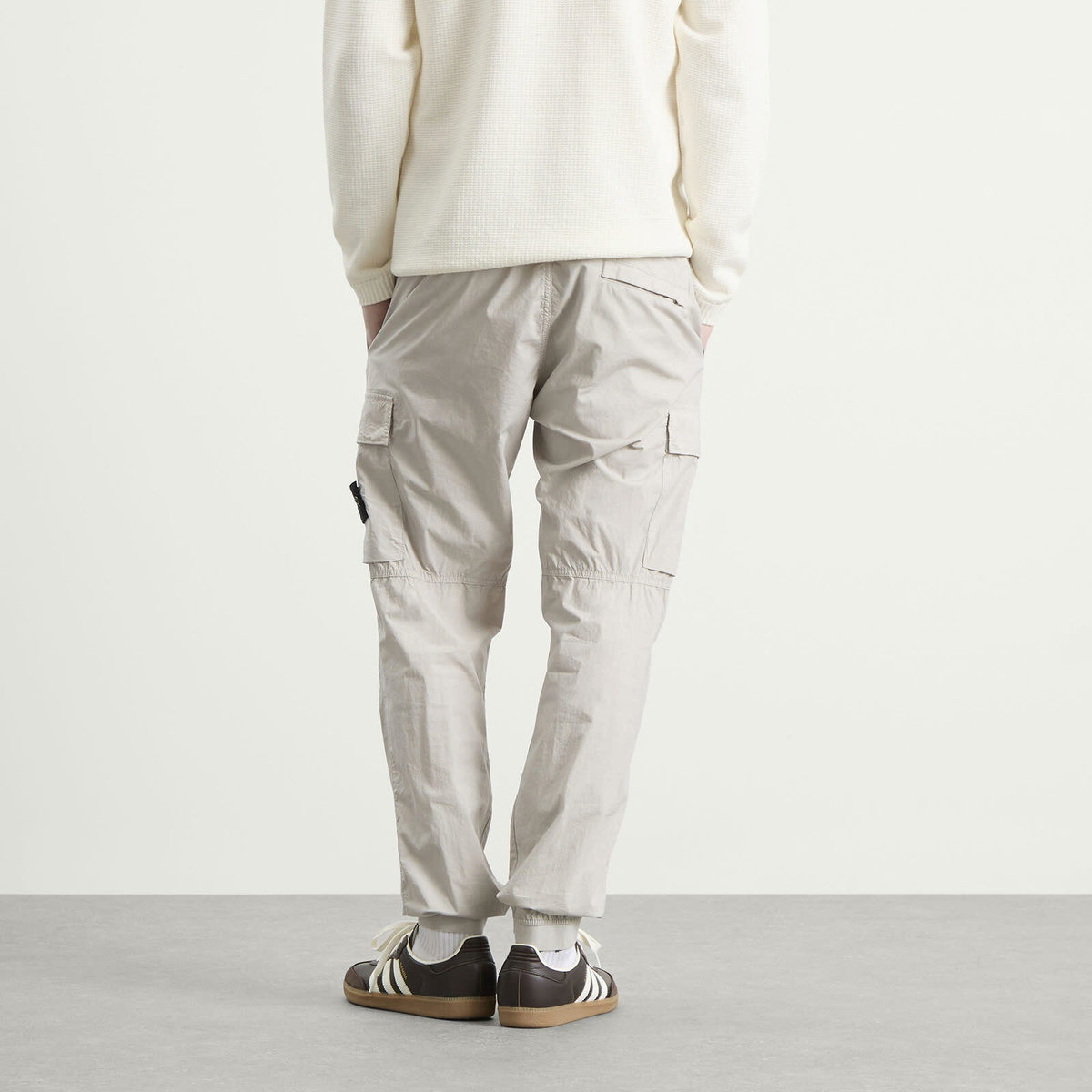 Stone Island Men's Tela Paracadute Cargo Trousers in Pearl Grey