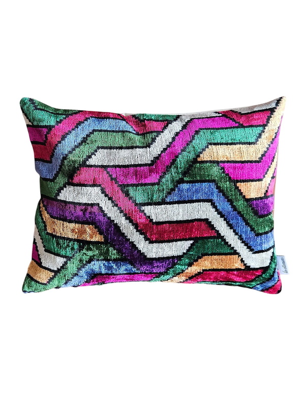 Photo: Les-Ottomans Velvet Cushion