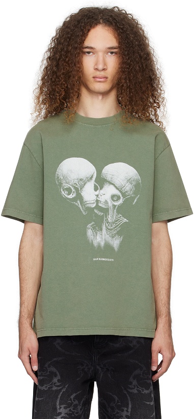 Photo: Han Kjobenhavn Green Aliens Kissing T-Shirt