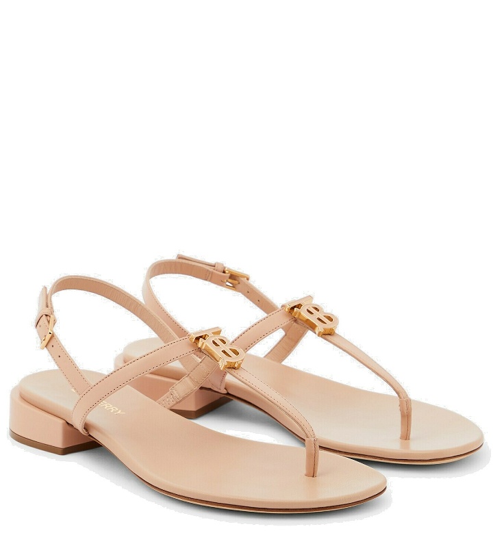 Photo: Burberry - Emily 20 leather thong sandals