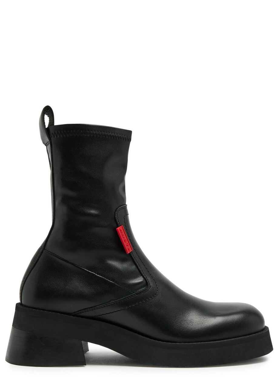 【関税込み】Miista レッド Donna ブーツ Red Donna Boots by Miista on Sale