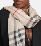 Burberry Wool and silk scarf
