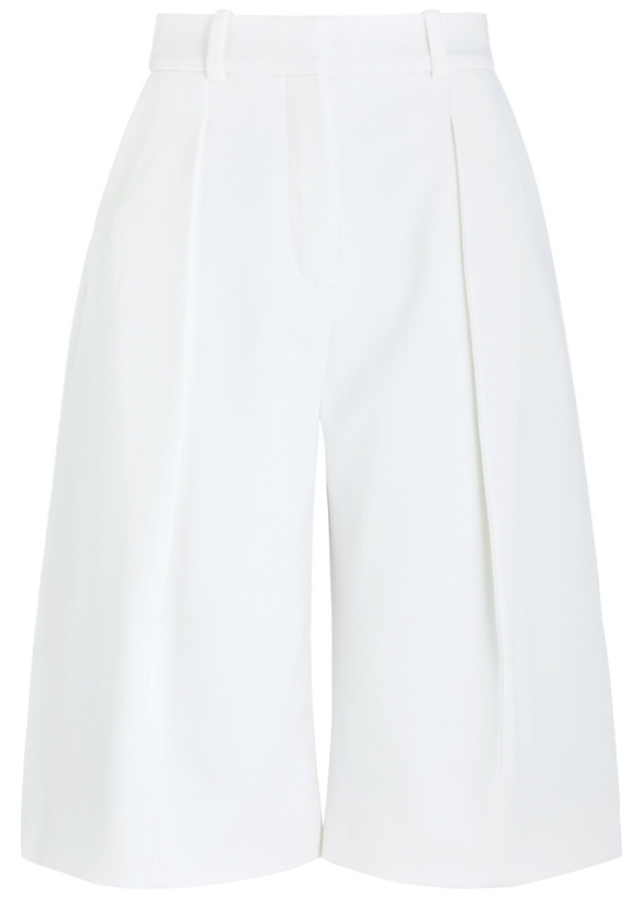 Photo: Jacquemus Le Bermuda Amalfi Crepe Shorts White