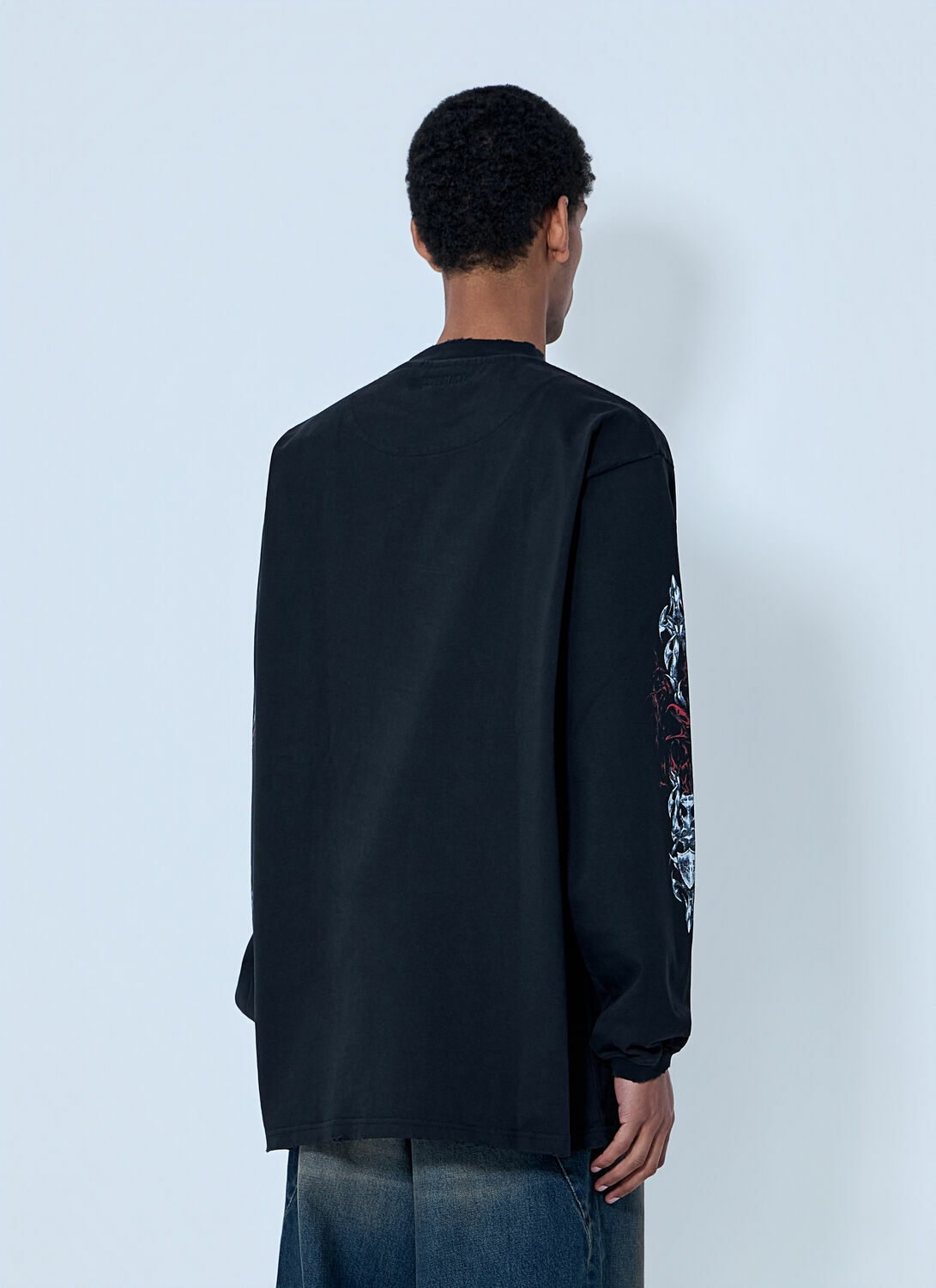 VETEMENTS Graphic Long Sleeve T-Shirt