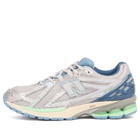 New Balance 1906R Sneaker in Silver Metallic
