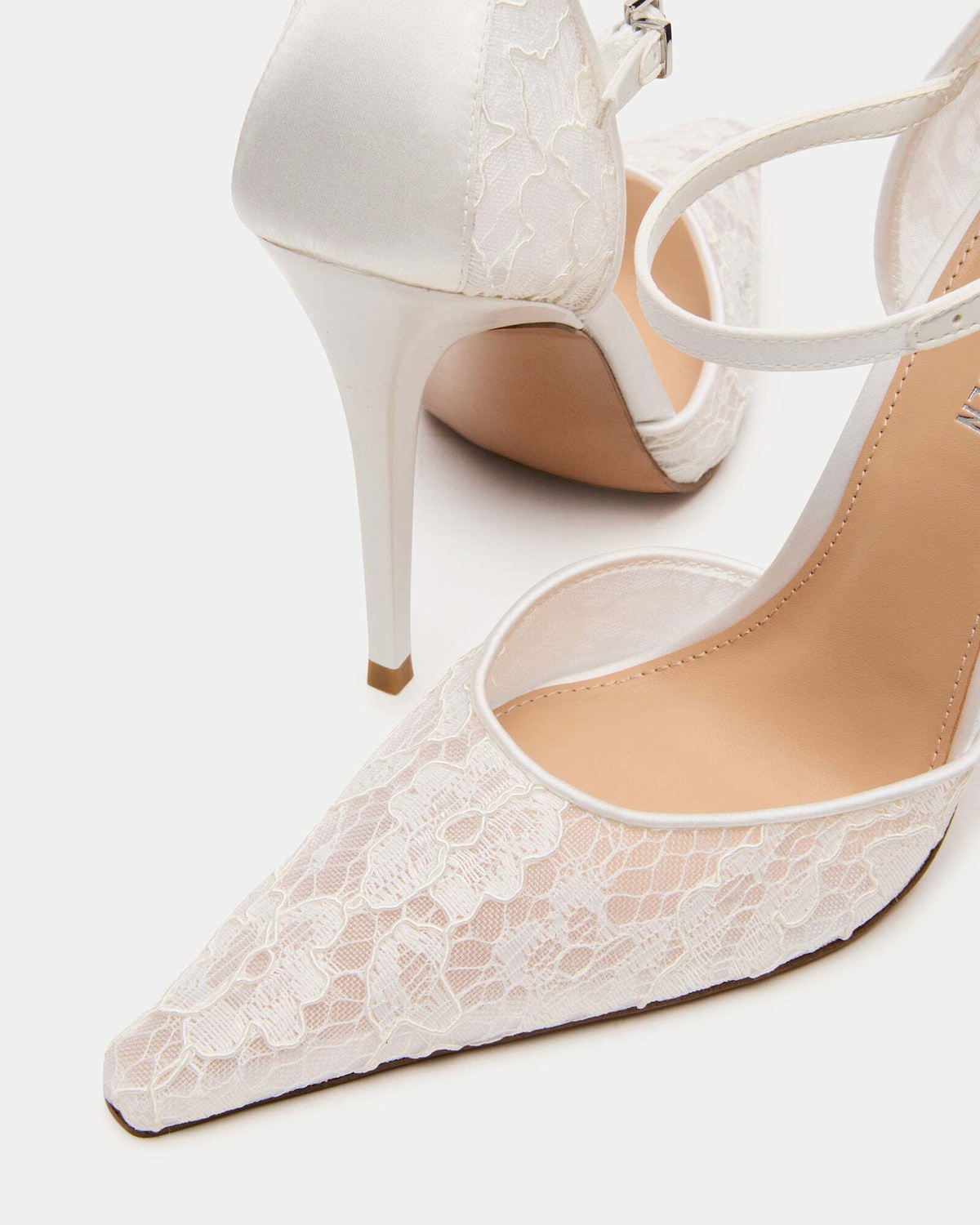 Steve Madden Avant-L Heels in White