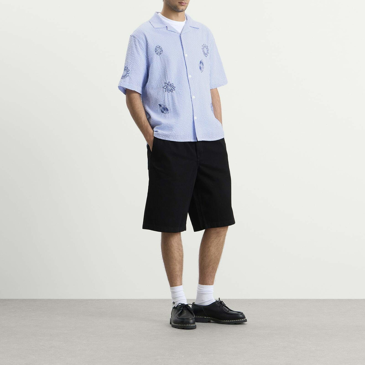 Wax London Men's Didcot Seersucker Doodle Vacation Shirt in Blue/Ecru