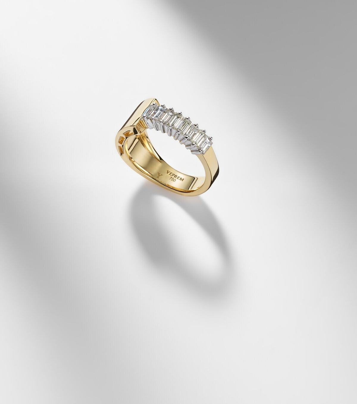 Yeprem 18kt yellow and white gold (750/1000) ring with diamonds