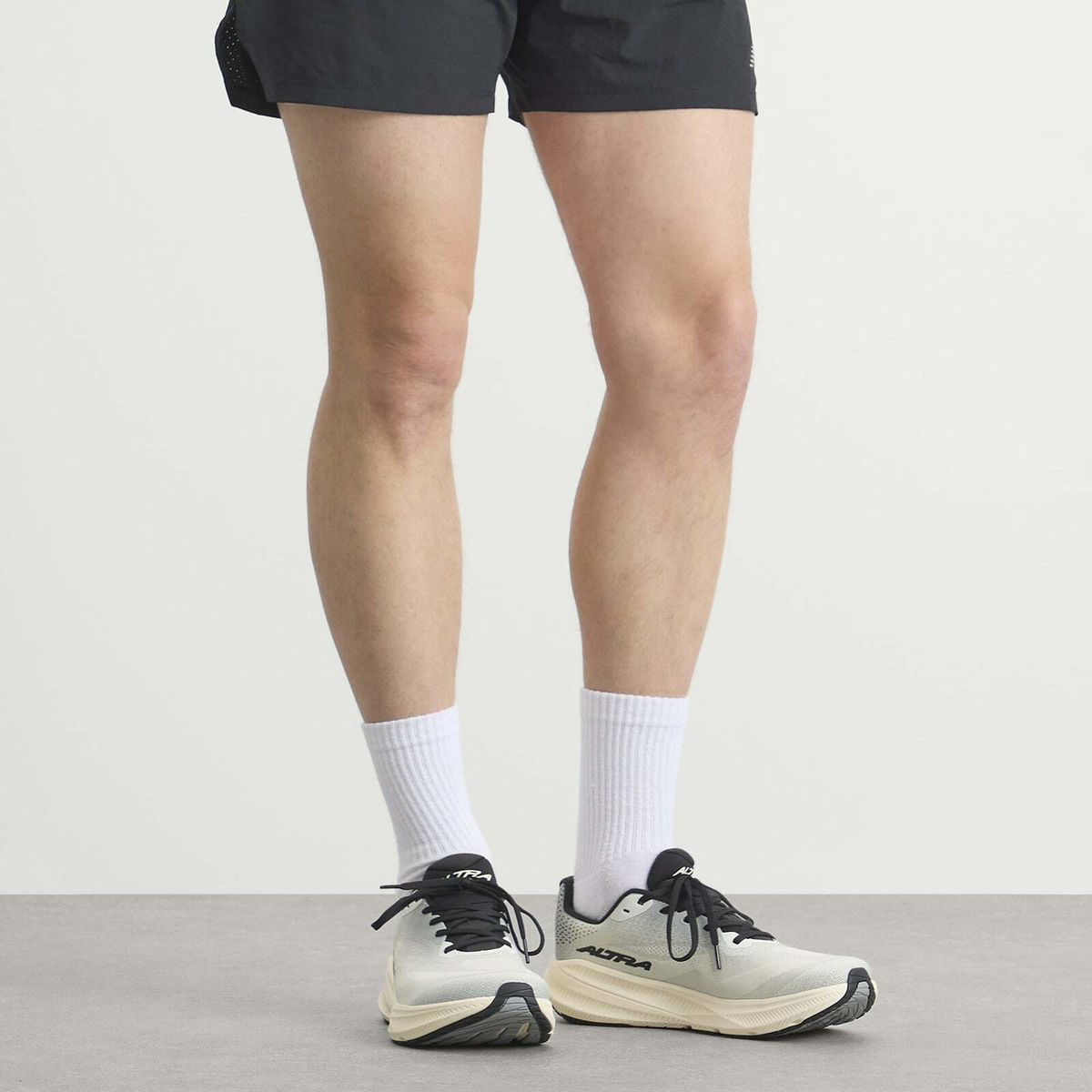 Altra Men's Experience Flow 3 Sneaker in Light Gray