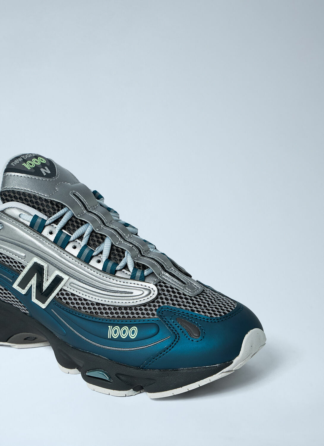 New Balance M1000 Sneakers