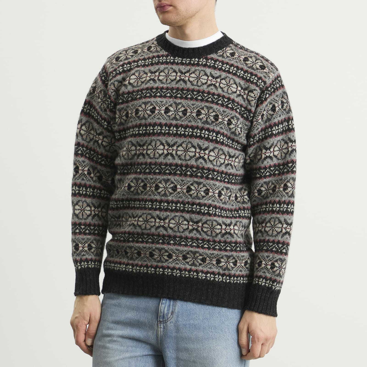 Jamieson's of Shetland Men's Jamiesons of Shetland Fair Isle Crew Knit in New Pattern Black/Pink