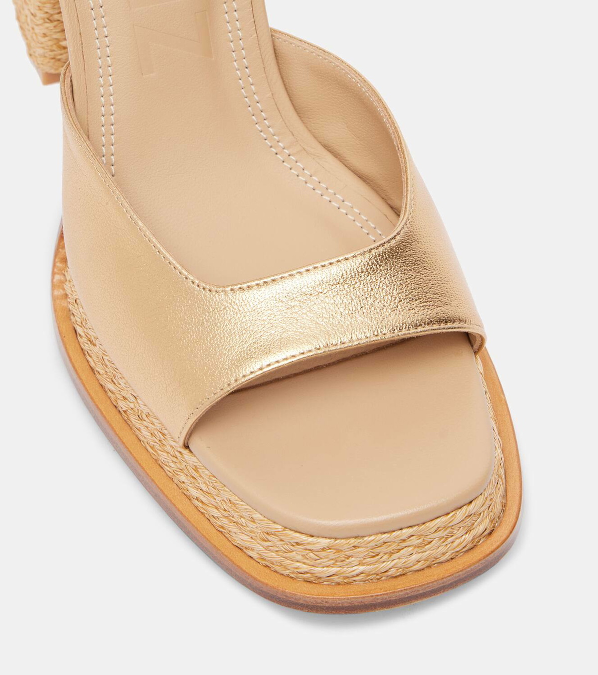 Souliers Martinez Gracia metallic leather platform sandals