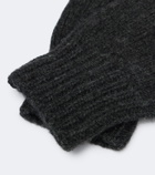 The Row Pleon cashmere gloves