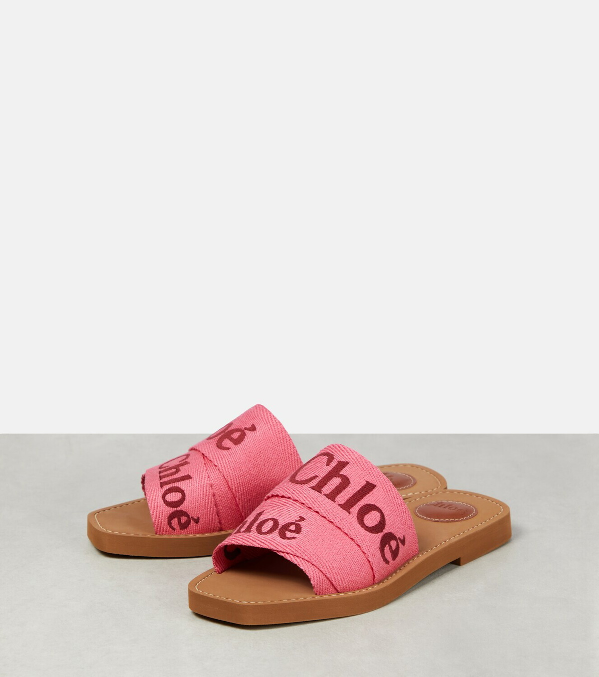 Chloe discount pink slides