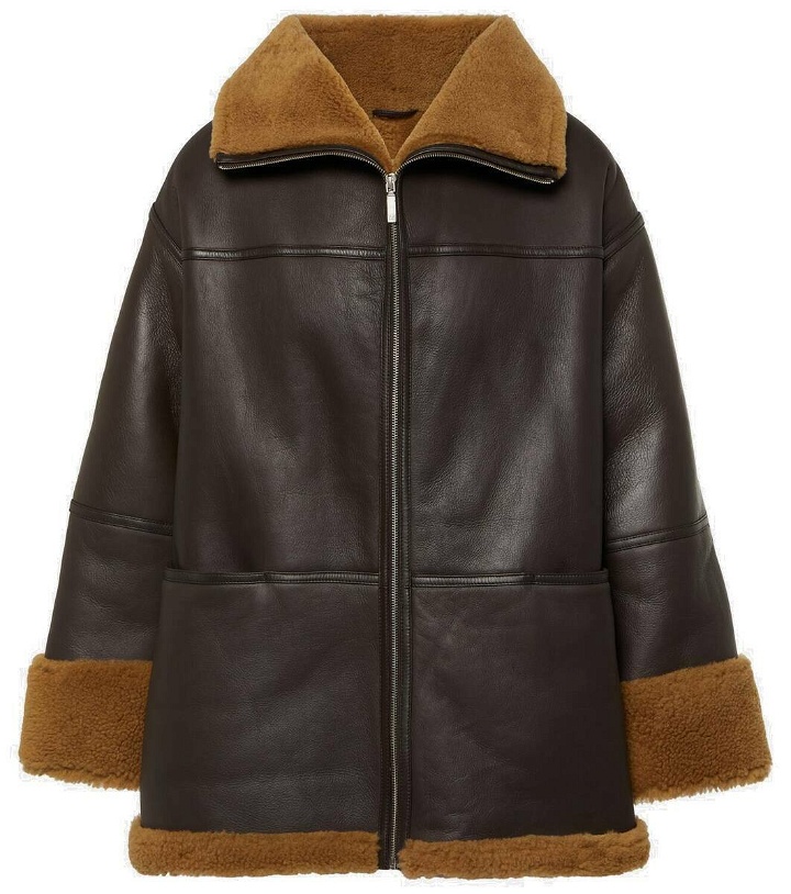 Photo: Toteme Signature shearling-lined leather jacket